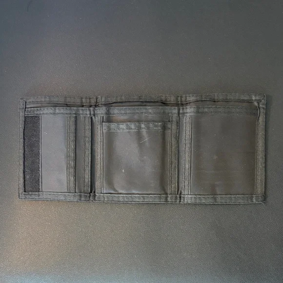 Pokémon Wallet ( Used ) - Picture 2 of 4